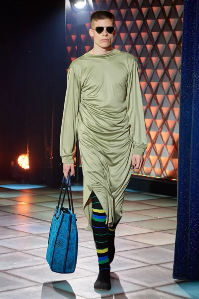 Look 13